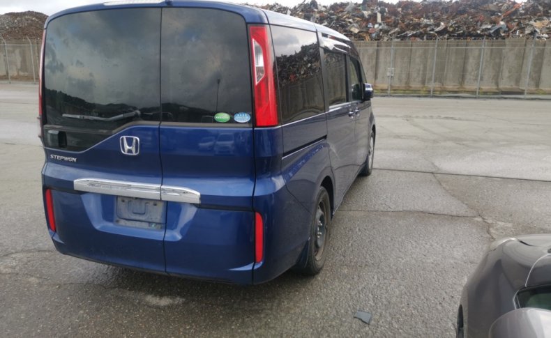 HONDA STEPWGN G 8-SEATERS 2015
