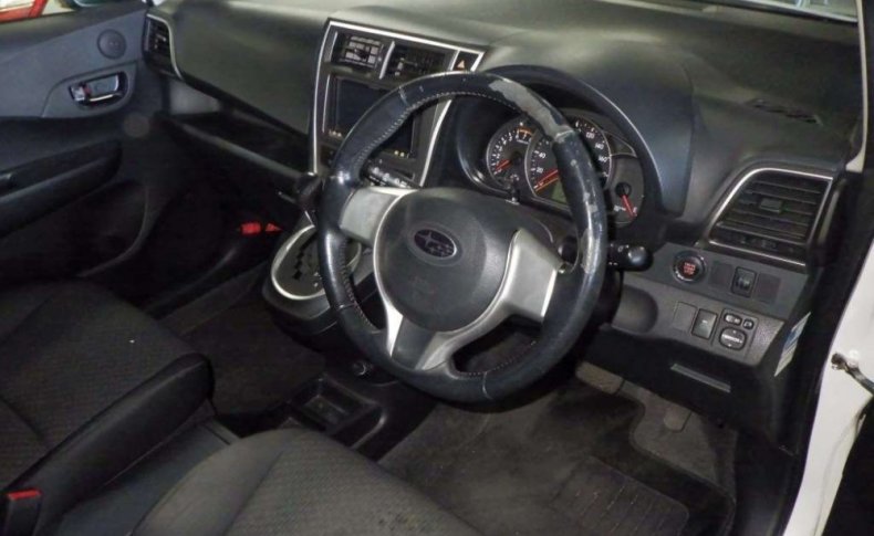 SUBARU TREZIA 1.3i-L 2013