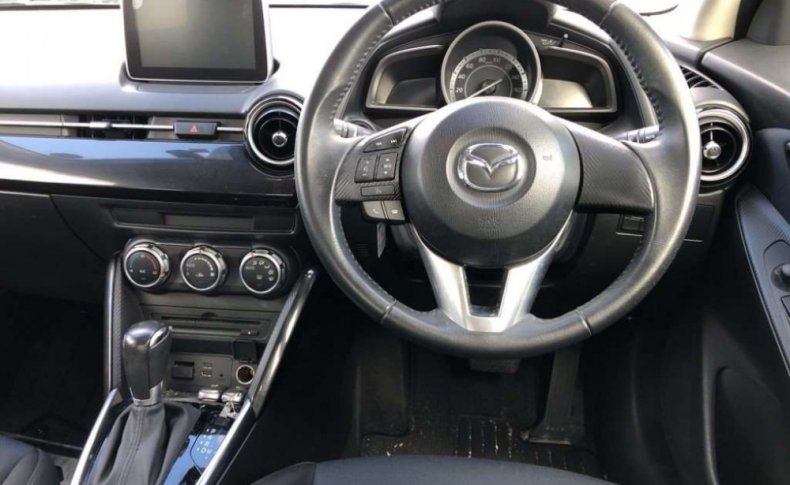MAZDA DEMIO 13 S 2015