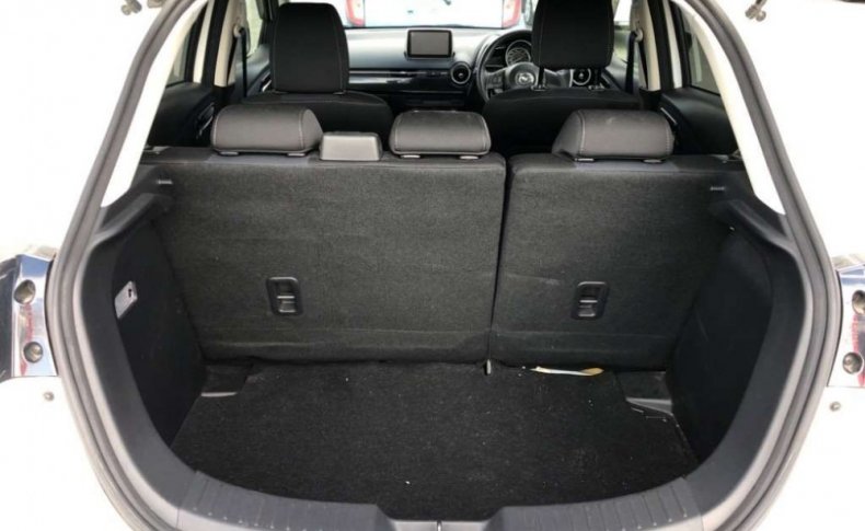 MAZDA DEMIO 13 S 2015