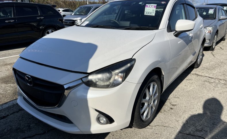 MAZDA DEMIO 13 S 2015