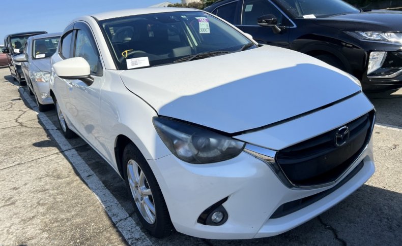 MAZDA DEMIO 13 S 2015