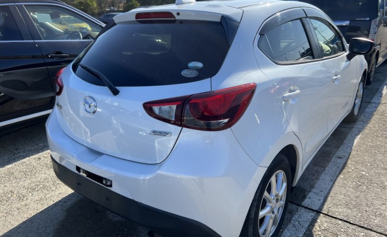 MAZDA DEMIO 13 S 2015