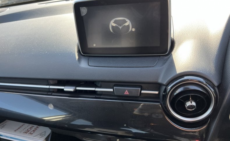MAZDA DEMIO 13 S 2015