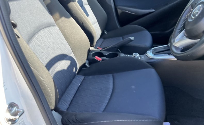 MAZDA DEMIO 13 S 2015