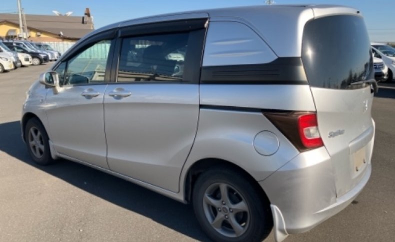 HONDA FREED SPIKE G JUST SELECTION 2010