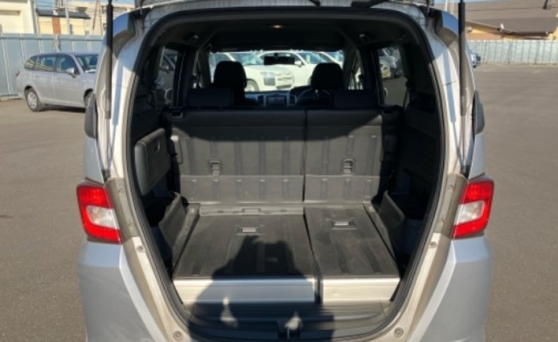 HONDA FREED SPIKE G JUST SELECTION 2010
