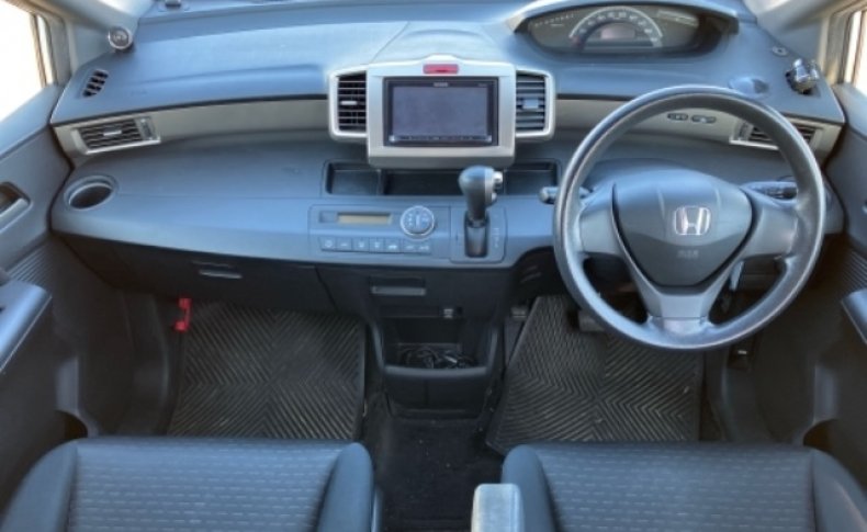 HONDA FREED SPIKE G JUST SELECTION 2010