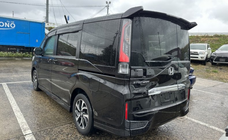 HONDA STEPWGN Honda Sensing 7seats 2018