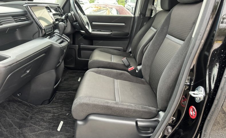 HONDA STEPWGN Honda Sensing 7seats 2018