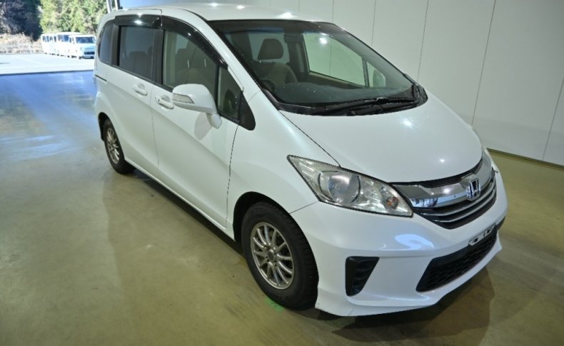 HONDA FREED G Premium Edition 7seats 2015