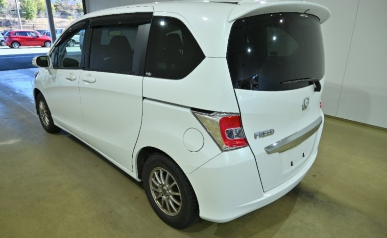 HONDA FREED G Premium Edition 7seats 2015