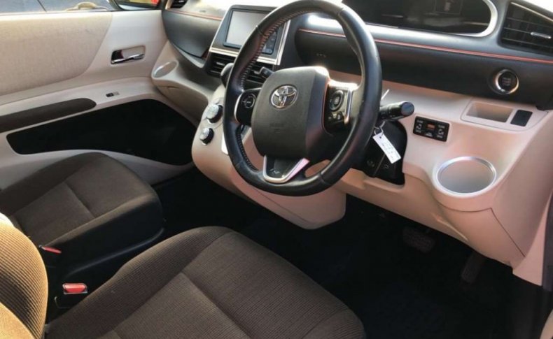 TOYOTA SIENTA G 2015