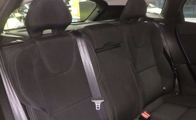 VOLVO V40 T3 2015