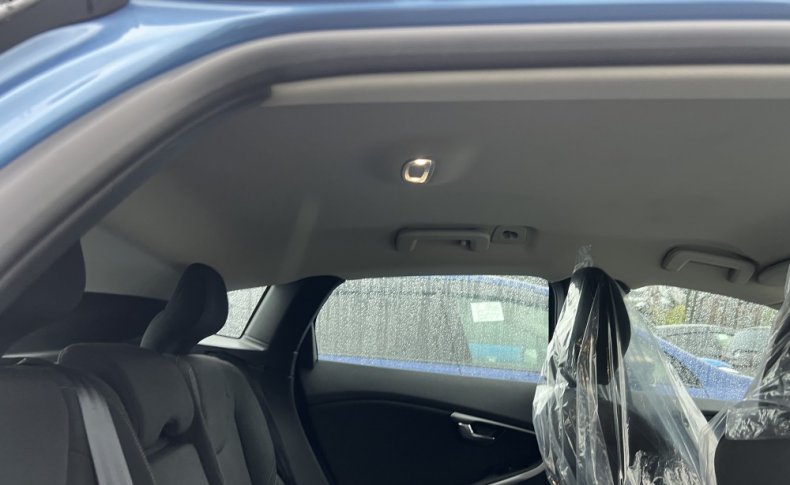 VOLVO V40 T3 2015