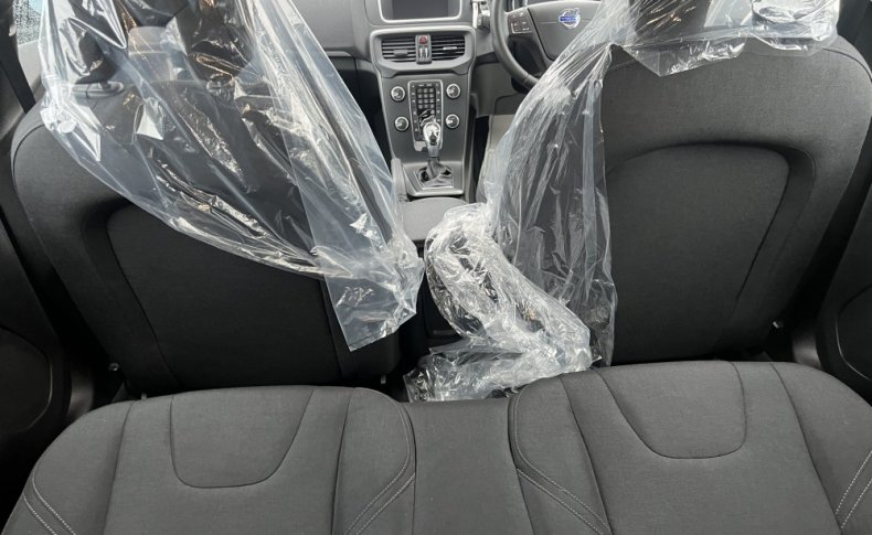 VOLVO V40 T3 2015