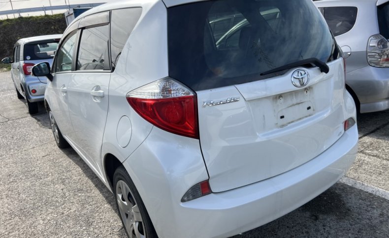 TOYOTA RACTIS G 4WD 2010