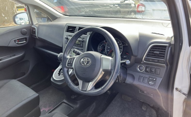 TOYOTA RACTIS G 4WD 2010