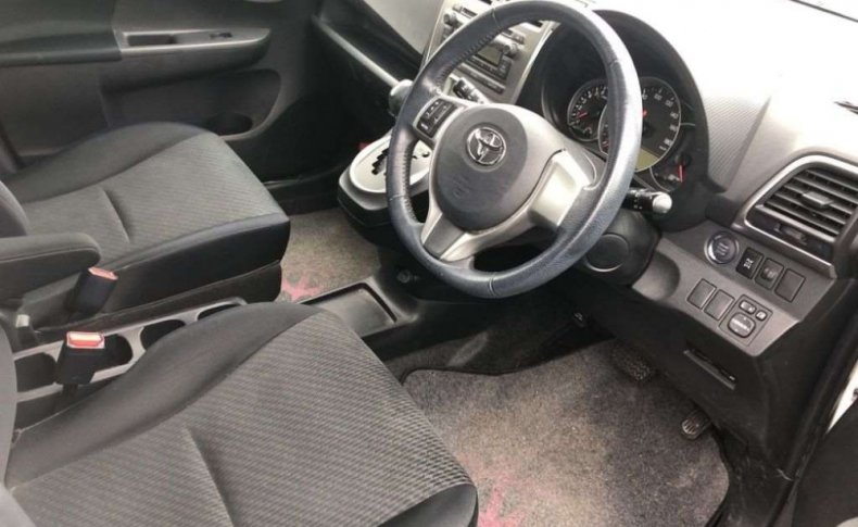 TOYOTA RACTIS G 4WD 2010