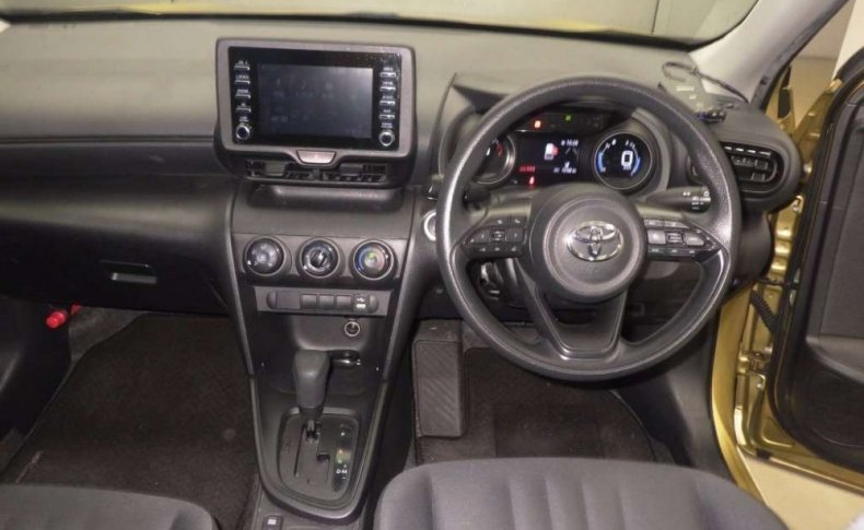 TOYOTA YARIS CROSS X 2020
