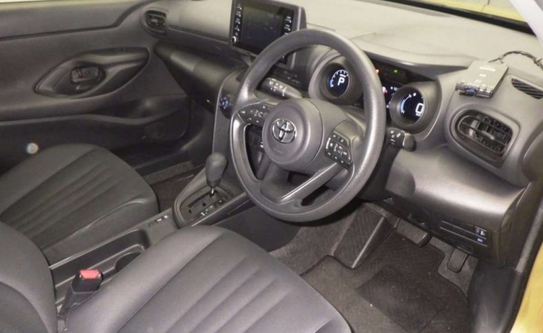 TOYOTA YARIS CROSS X 2020