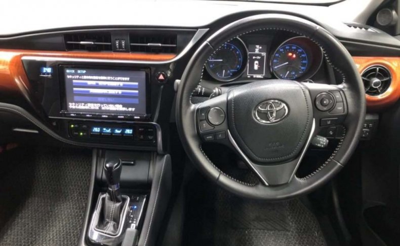 TOYOTA AURIS 120T 2015