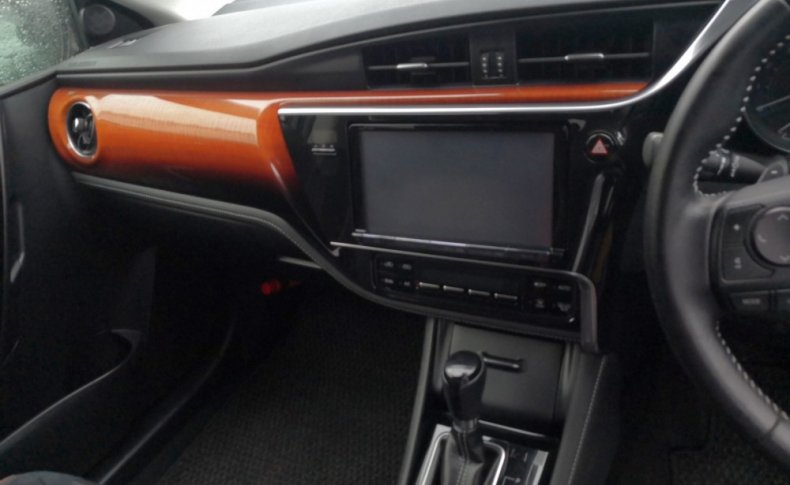 TOYOTA AURIS 120T 2015