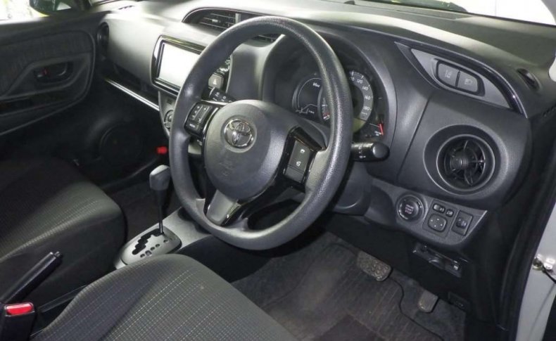 TOYOTA VITZ F 4WD 2018