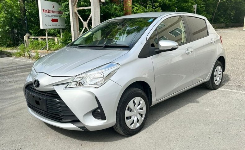 TOYOTA VITZ F 4WD 2018