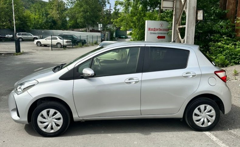 TOYOTA VITZ F 4WD 2018