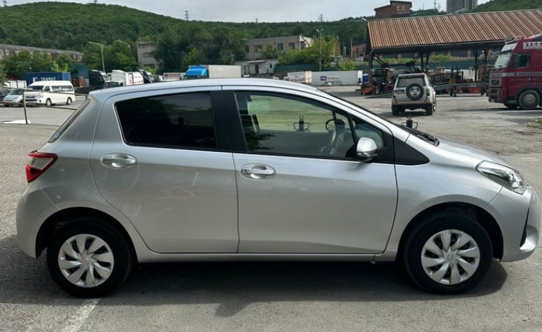 TOYOTA VITZ F 4WD 2018