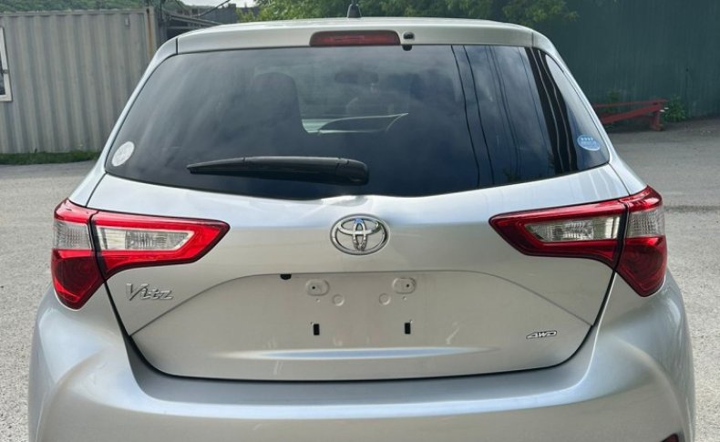 TOYOTA VITZ F 4WD 2018