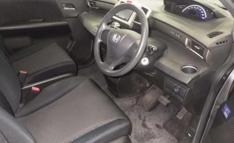 HONDA FREED SPIKE G 2010