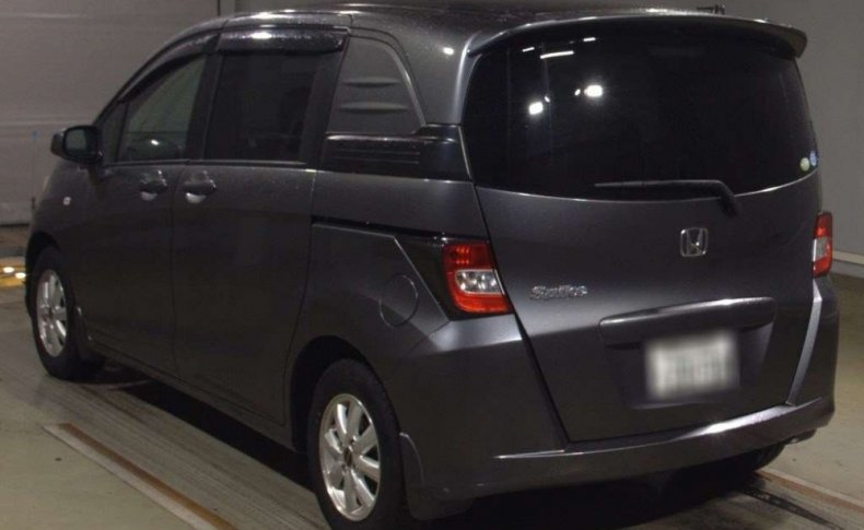 HONDA FREED SPIKE G 2010