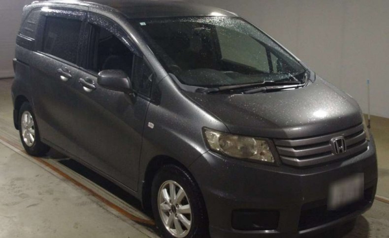 HONDA FREED SPIKE G 2010