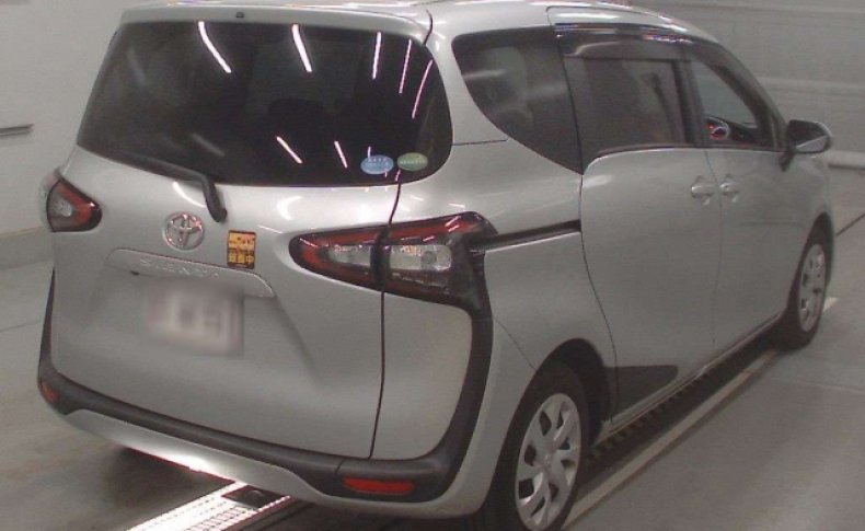 TOYOTA SIENTA G 2015