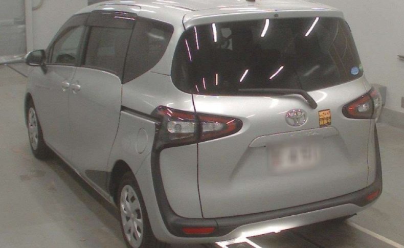 TOYOTA SIENTA G 2015
