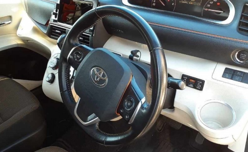 TOYOTA SIENTA G 2015