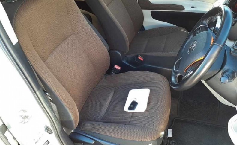 TOYOTA SIENTA G 2015