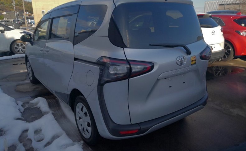 TOYOTA SIENTA G 2015