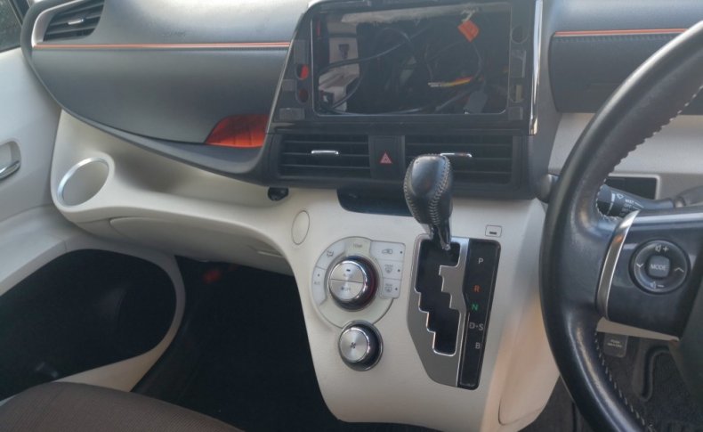 TOYOTA SIENTA G 2015