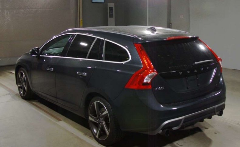 VOLVO V60 R Design 2012