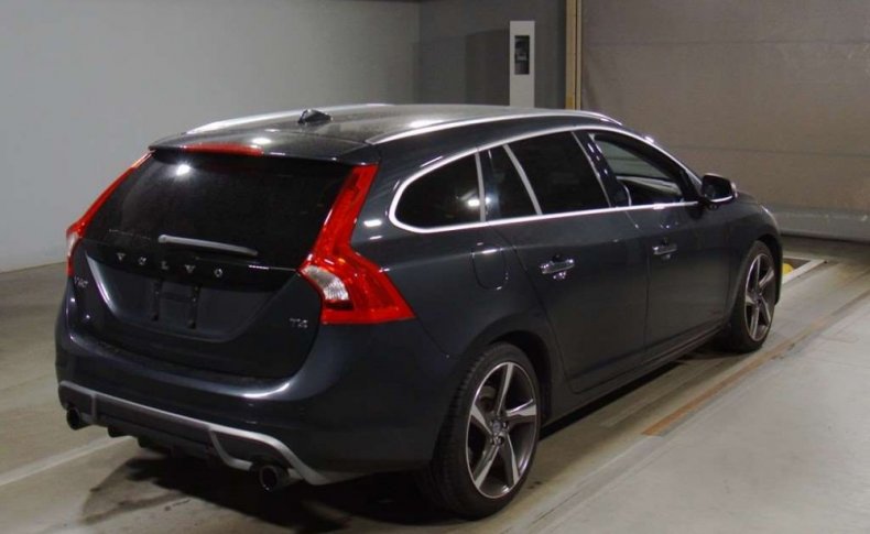 VOLVO V60 R Design 2012