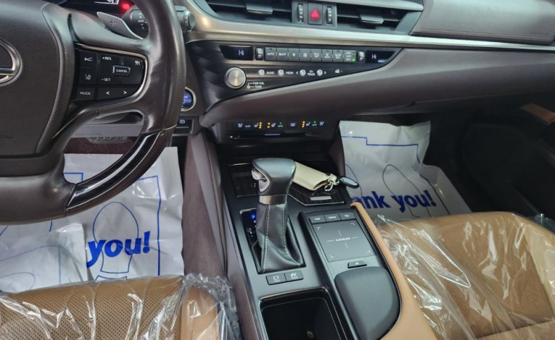 LEXUS ES300H  2020