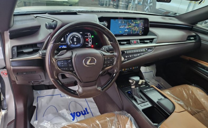 LEXUS ES300H  2020
