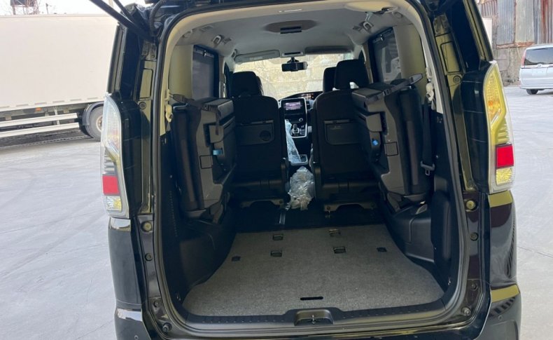 NISSAN SERENA HIGHWAY STAR V 2018