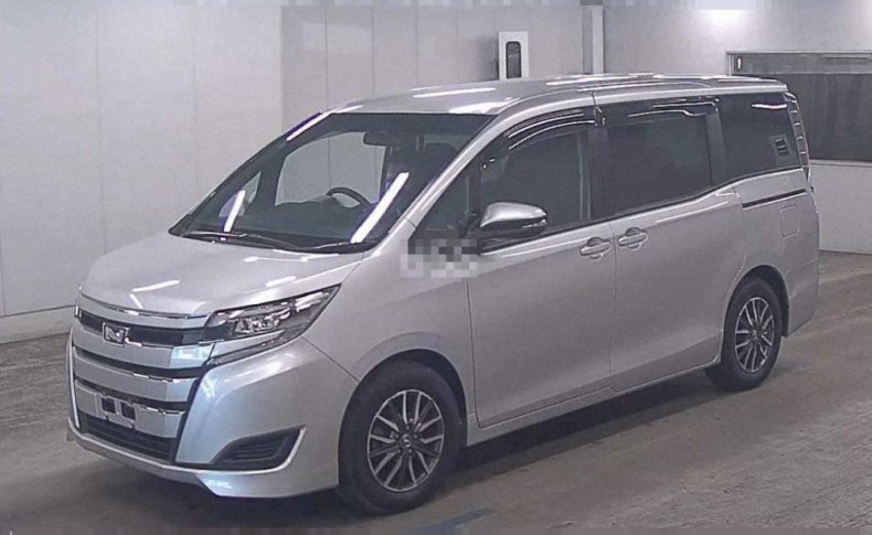 TOYOTA NOAH 2.0 X 2018