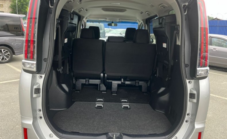 TOYOTA NOAH 2.0 X 2018