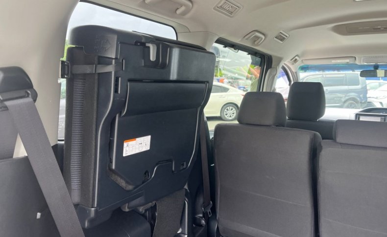TOYOTA NOAH 2.0 X 2018