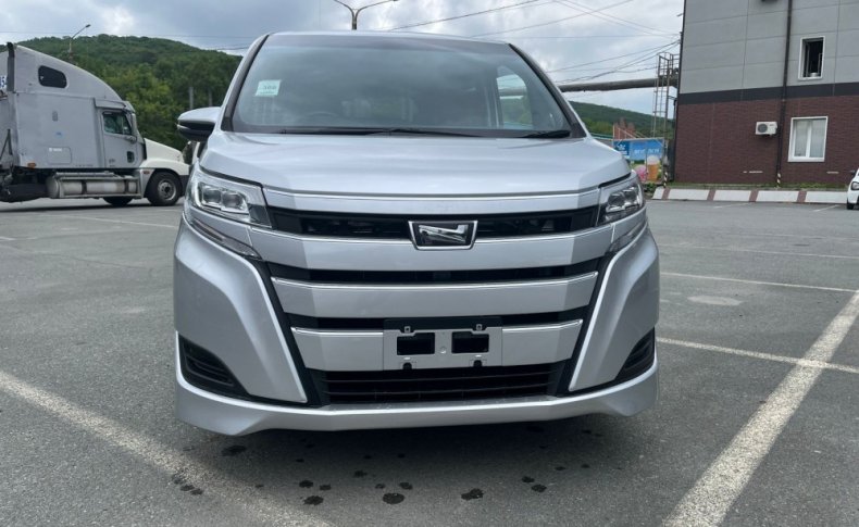 TOYOTA NOAH 2.0 X 2018